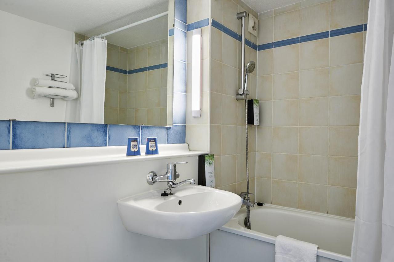 Kyriad Tarbes Bastillac Exterior foto