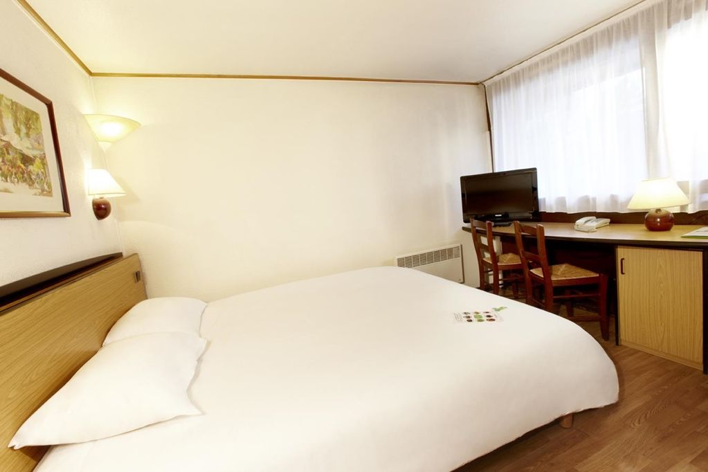Kyriad Tarbes Bastillac Zimmer foto