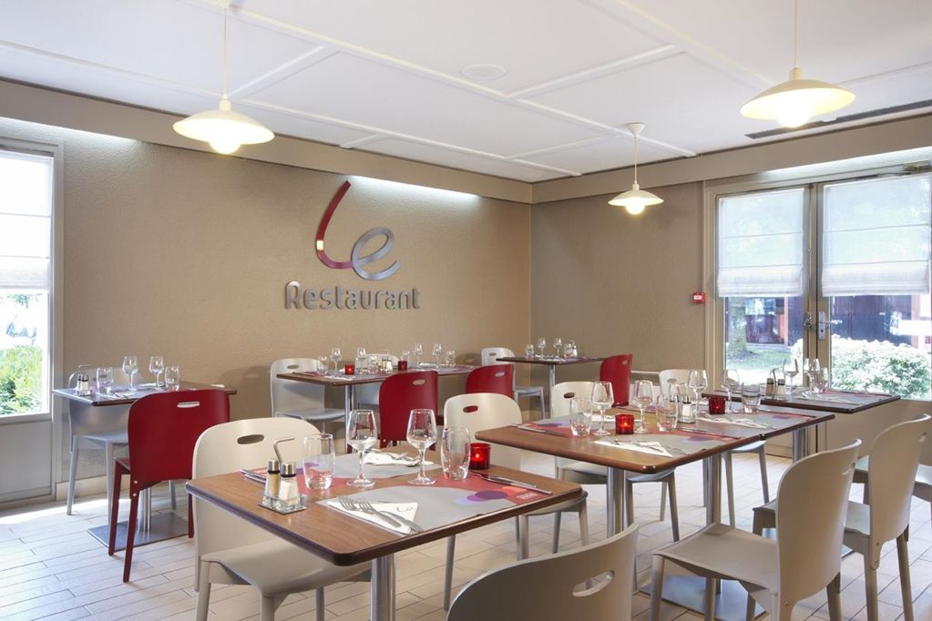 Kyriad Tarbes Bastillac Restaurant foto