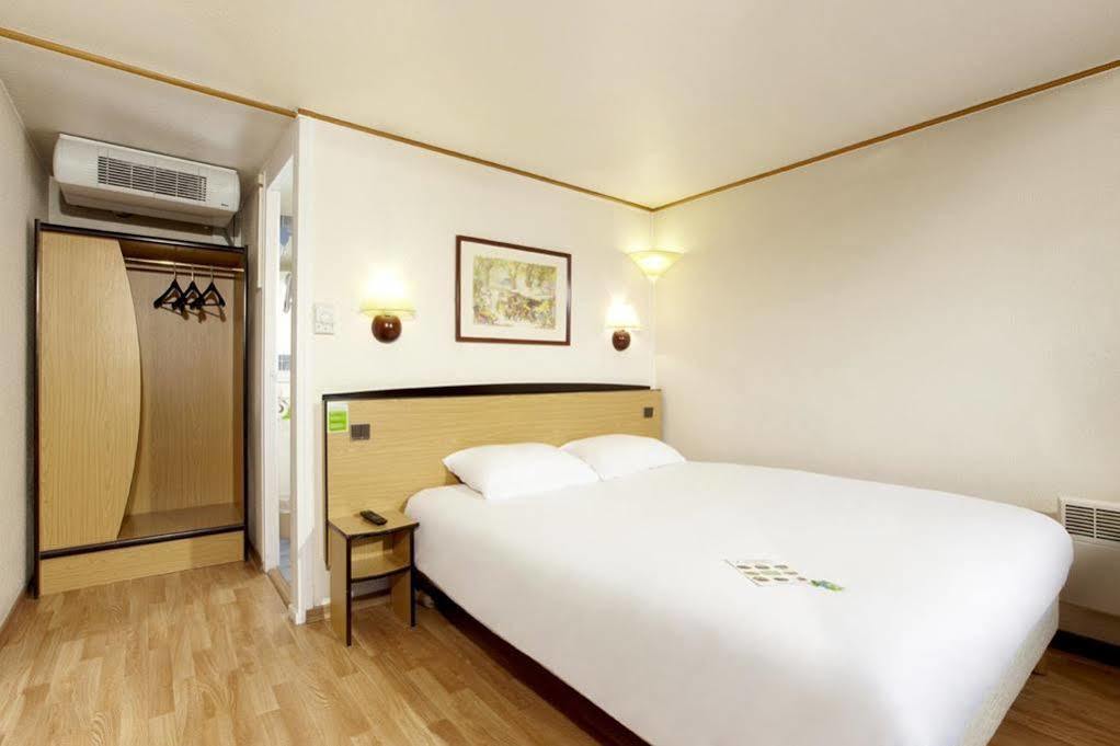 Kyriad Tarbes Bastillac Exterior foto
